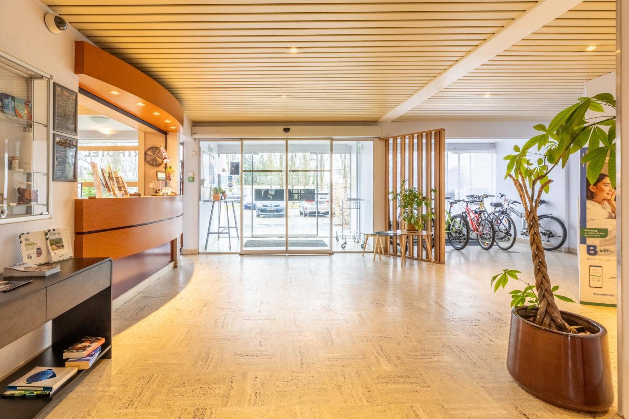 Brit Hotel Le Parc Vichy Bellerive-sur-Allier Kültér fotó